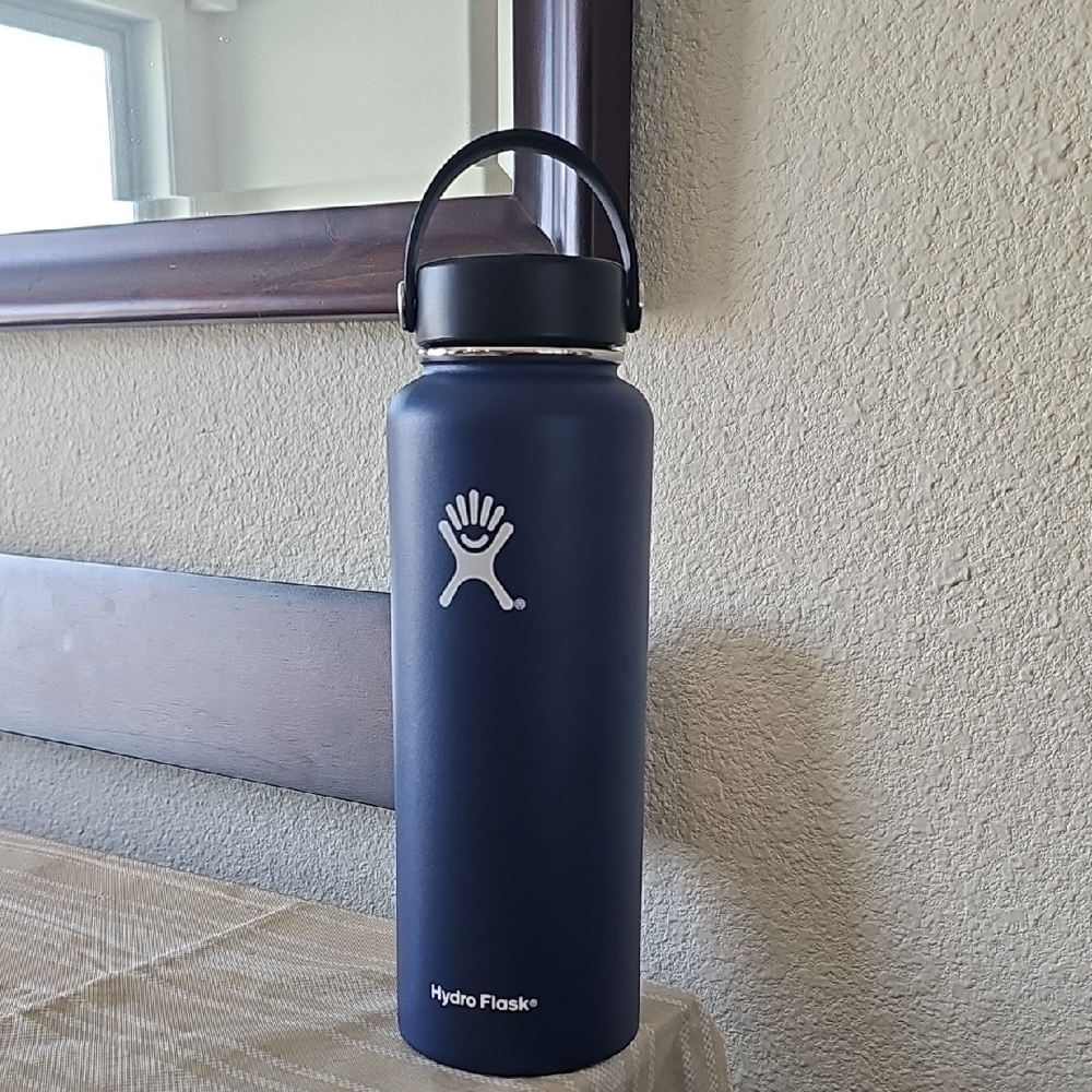 Hydro Flask Cobalt Blue Bottle 40 oz.  Brand New.